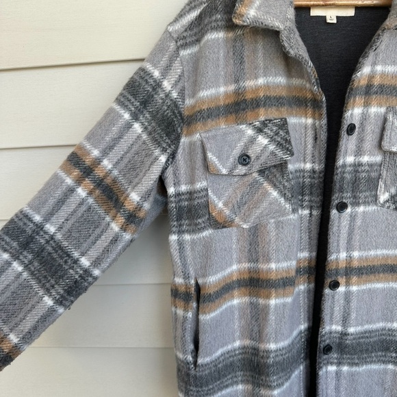 || Thread & Supply || Shacket - Picture 4 of 8